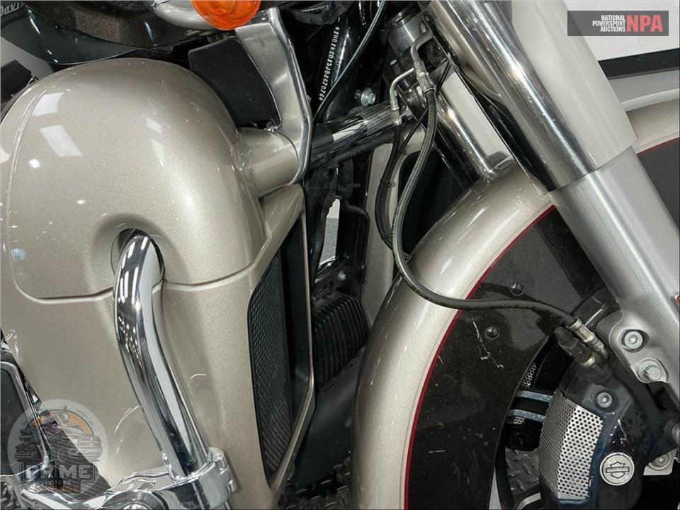 2018 Harley-Davidson FLTRU ROAD GLIDE ULTRA — фото 15
