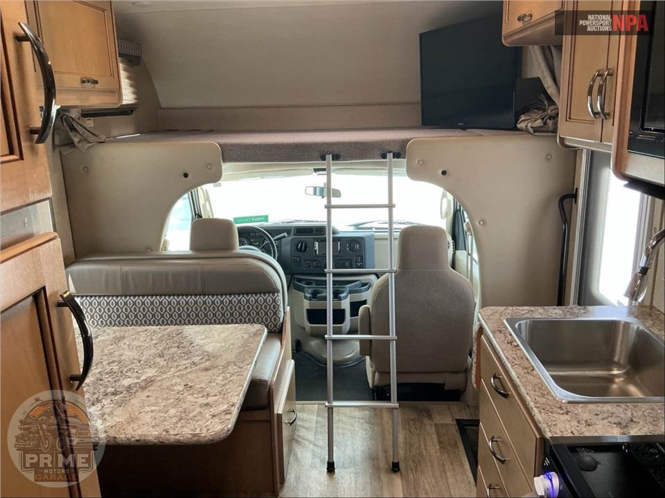 2019 Thor Motor Coach M-22FE E350-V10 - FREEDOM ELITE SERIES — фото 12