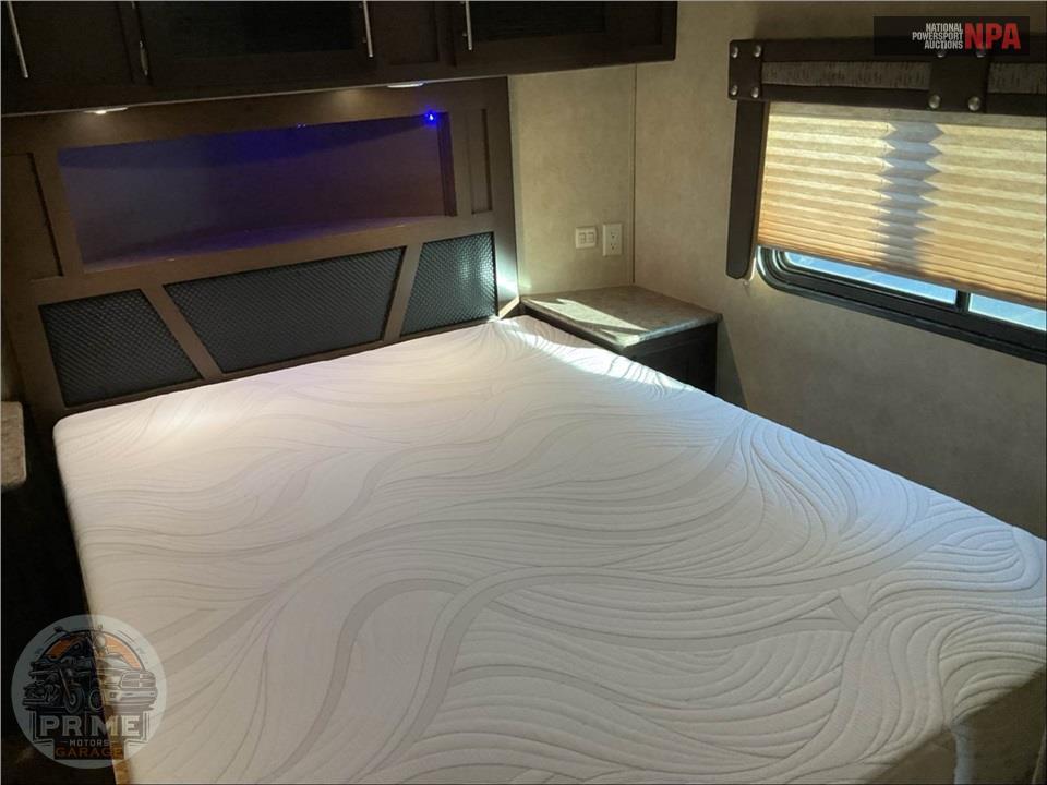 2015 Forest River-California/Oregon M-2812G - STEALTH TOY HAULER TOY HAULER SERIES — фото 12