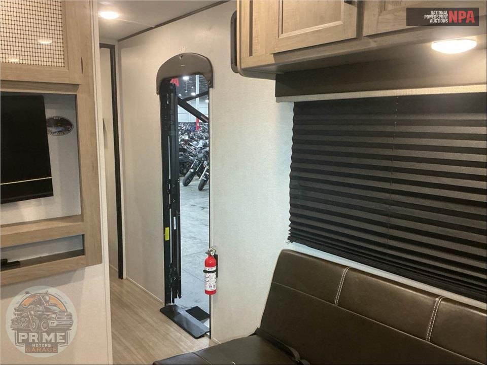 2021 Keystone Rv M-25 TH - HIDEOUT LUXURY TOY HAULER SERIES — фото 9