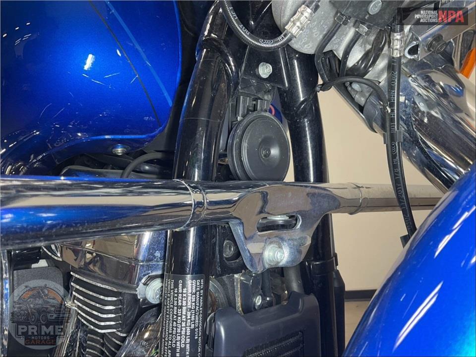 2018 Harley-Davidson FLDE DELUXE — фото 12