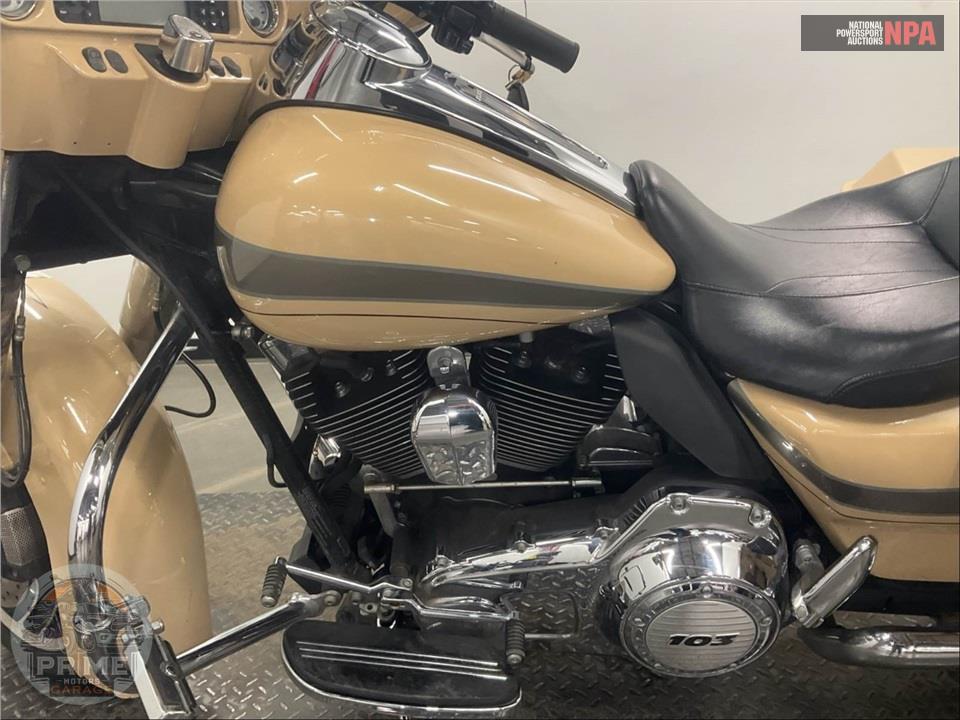 2013 Harley-Davidson FLHX STREET GLIDE — фото 7
