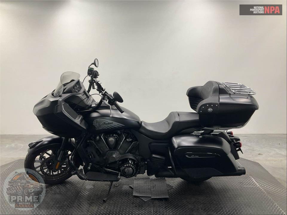 2020 Indian Motorcycle CHALLENGER DARK HORSE SMOKE (BLACK) — фото 3