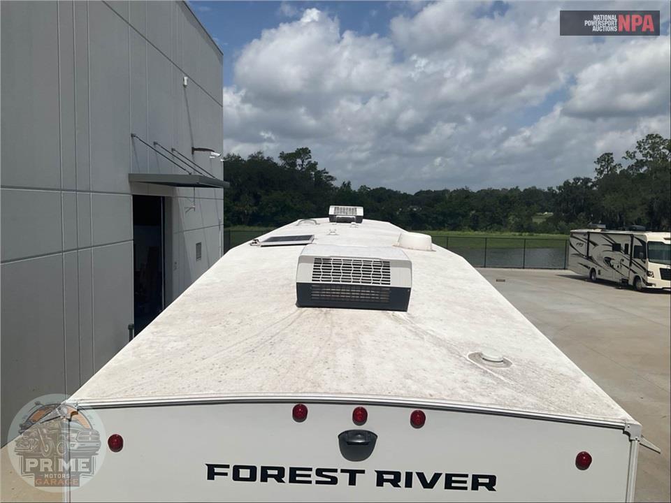 2026 Cherokee By Forest River M-3650SUITE Arctic Wolf Fifth Wheel Series — фото 24