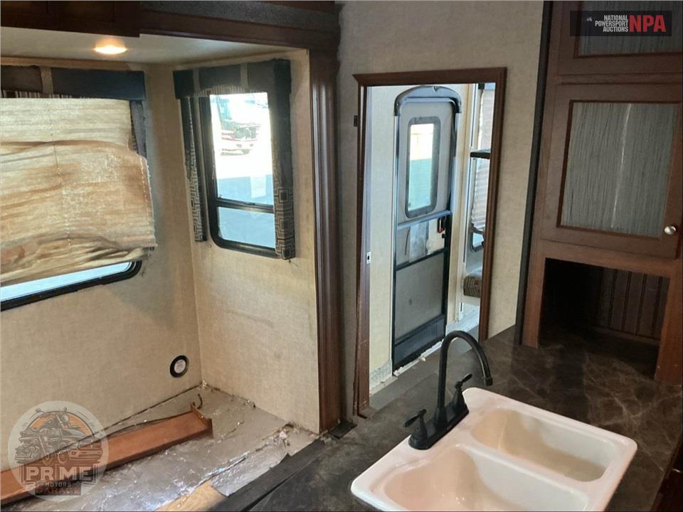 2015 Keystone Rv M-303 - IMPACT TOY HAULER SERIES — фото 4