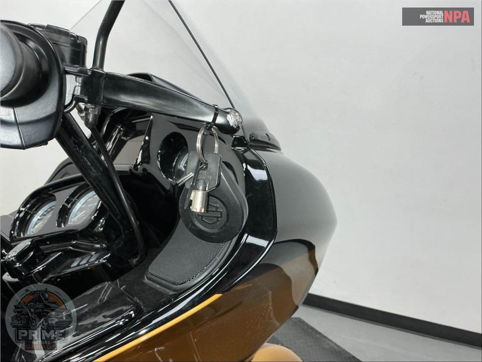 2023 Harley-Davidson FLTRK ROAD GLIDE LIMITED — фото 13