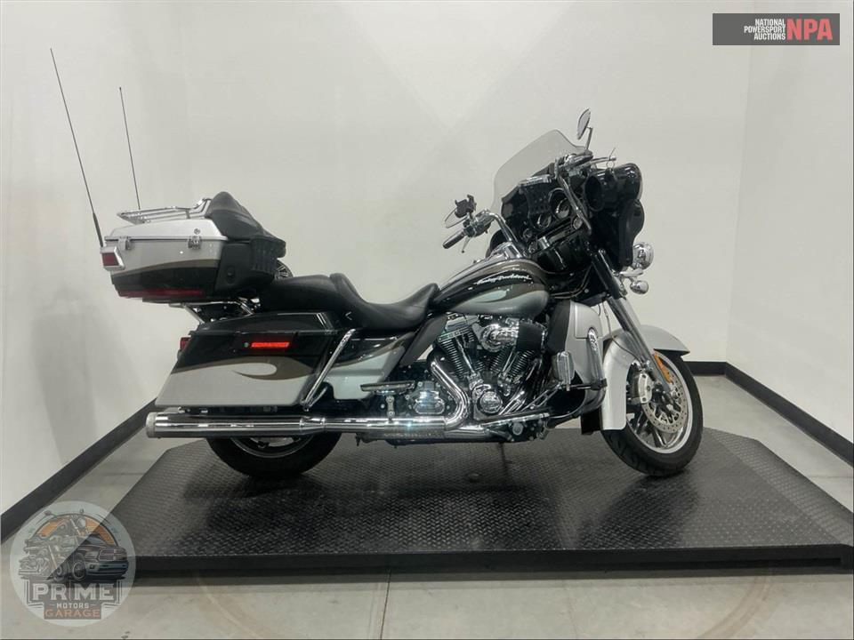 2013 Harley-Davidson FLHTCUSE8 SCREAMIN EAGLE — фото 1