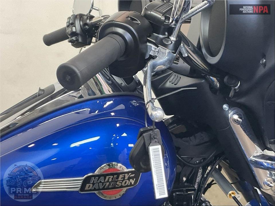 2024 Harley-Davidson FLHTCUTG TRI GLIDE ULTRA CLASSIC — фото 10