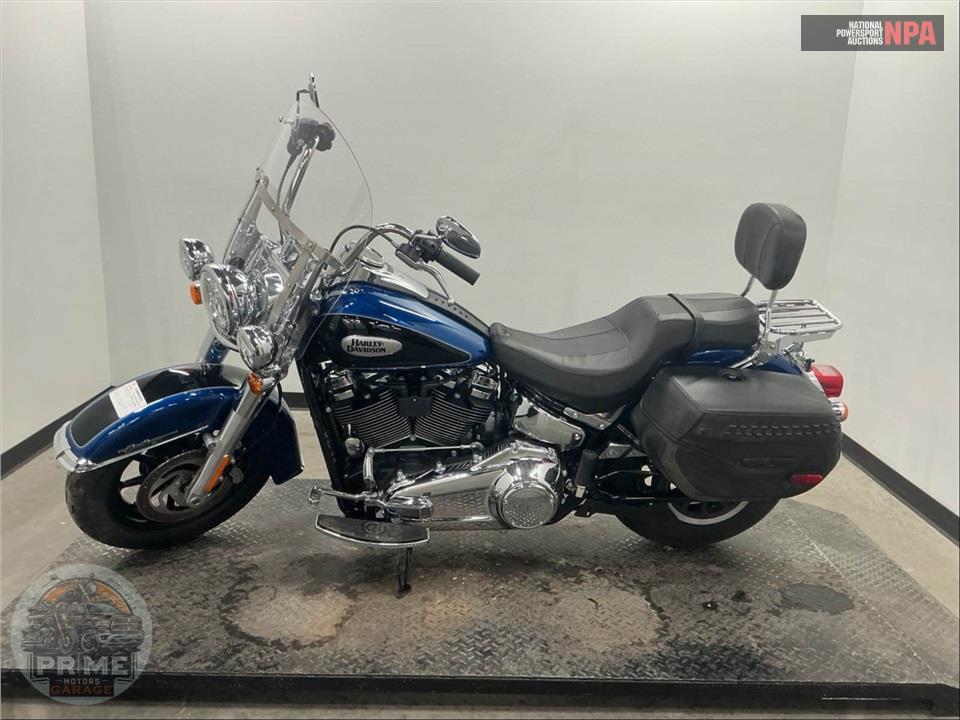 2022 Harley-Davidson FLHCS HERITAGE CLASSIC — фото 3