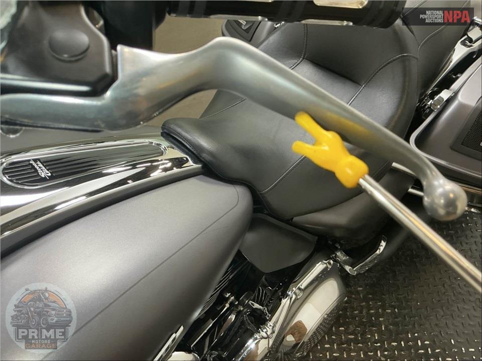 2016 Harley-Davidson FLHXS STREET GLIDE SPECIAL — фото 42