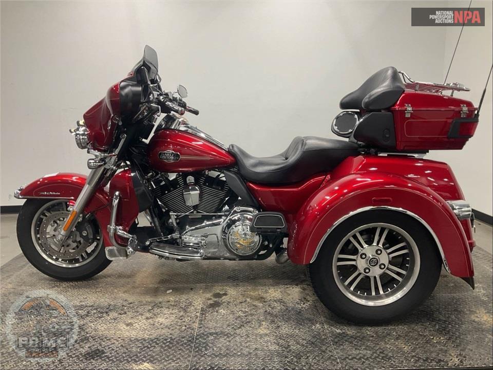 2013 Harley-Davidson FLHTCUTG TRIGLIDE UL CLSC — фото 3