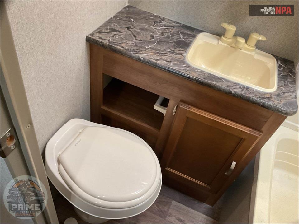2018 Keystone Rv M-2720 BH - SUMMERLAND SERIES — фото 17