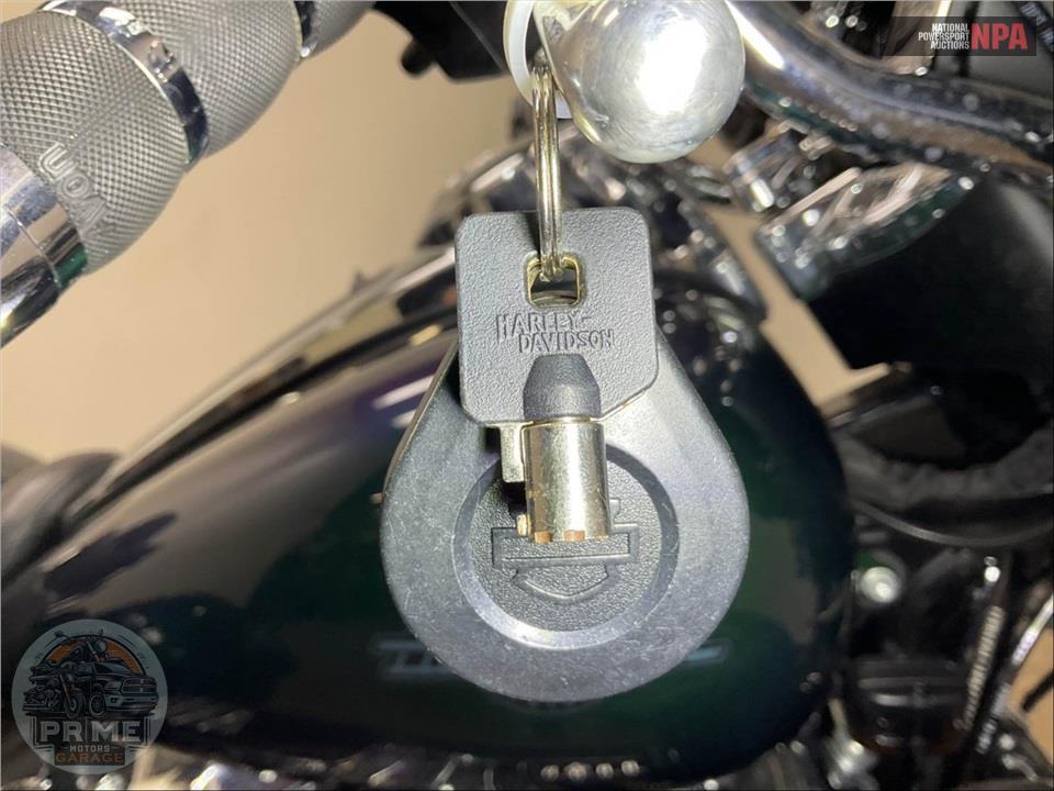 2021 Harley-Davidson FLHTCUTG TRI GLIDE ULTRA CLASSIC — фото 11