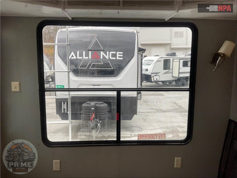2010 Keystone Rv M-3640 RL - ALPINE FIFTH WHEEL SERIES — фото 68