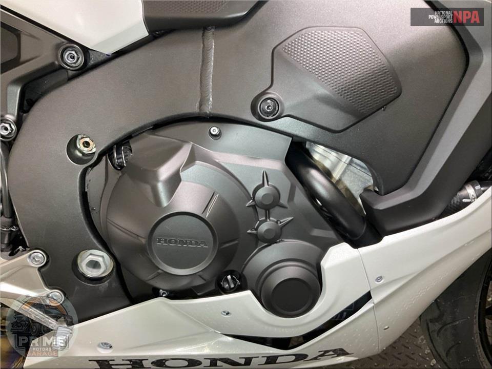 2025 Honda CBR1000RR — фото 7