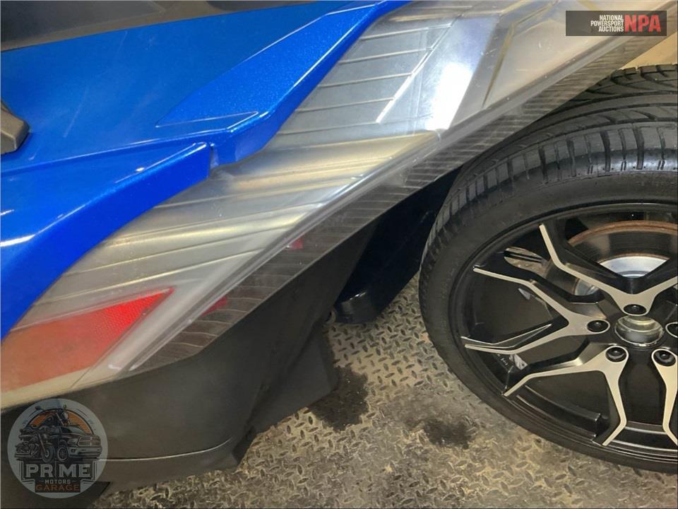 2020 Polaris SLINGSHOT SL — фото 17