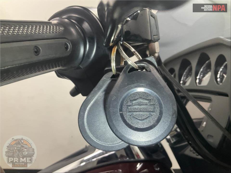 2018 Harley-Davidson FLHTCUTG TRI GLIDE ULTRA — фото 11