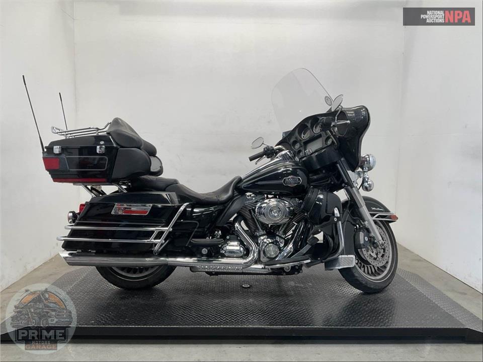 2010 Harley-Davidson FLHTCU ULTRA CLASSIC ELECTRA GLIDE — фото 1