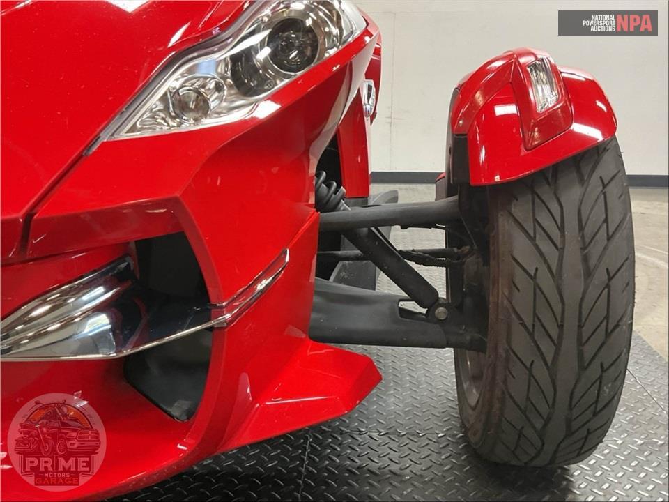 2013 Can-Am SPYDER RT-S SE5 — фото 27