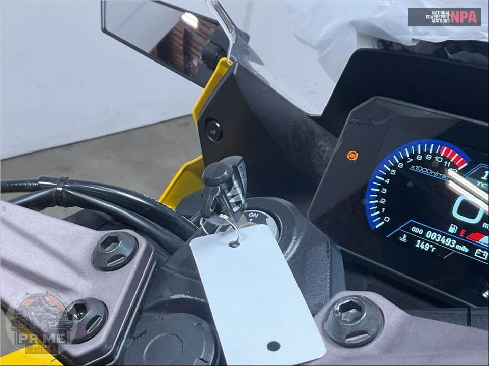 2024 Suzuki GSX800FRQM4 GSX-8R — фото 16