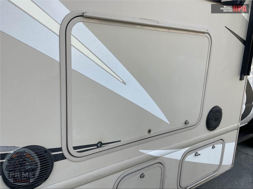 2018 Thor Motor Coach M-31W E450-V10 CHATEAU SERIES — фото 63