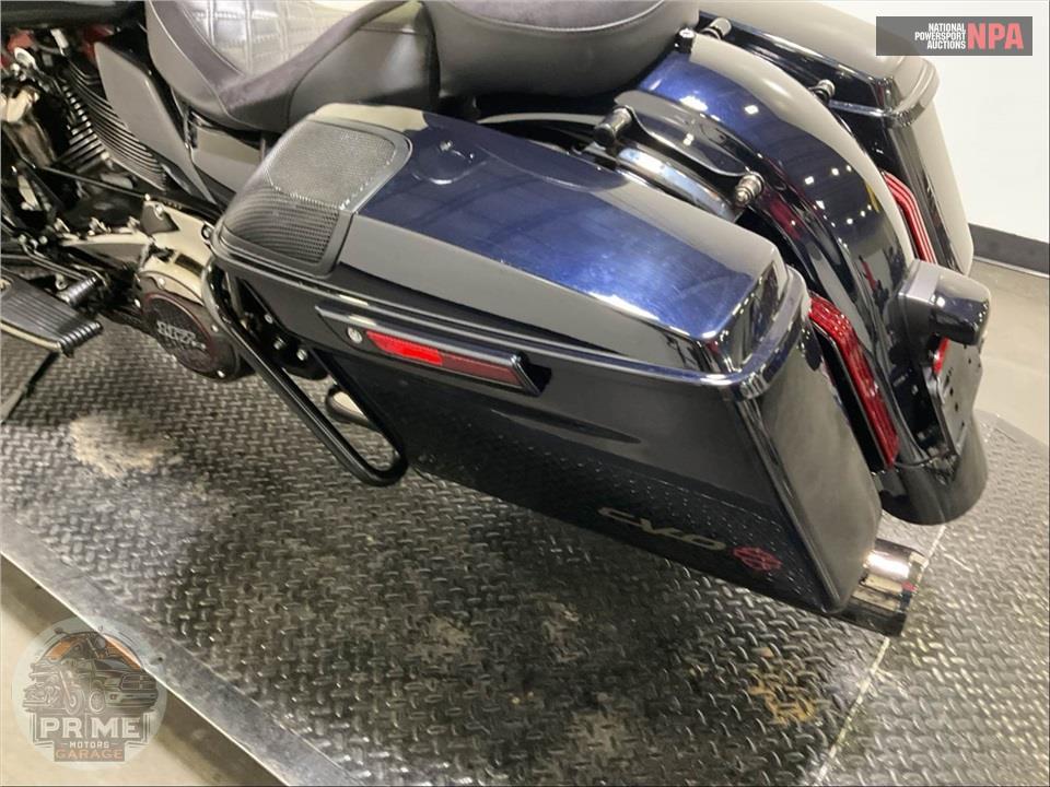 2022 Harley-Davidson FLTRXSE CVO ROAD GLIDE — фото 17