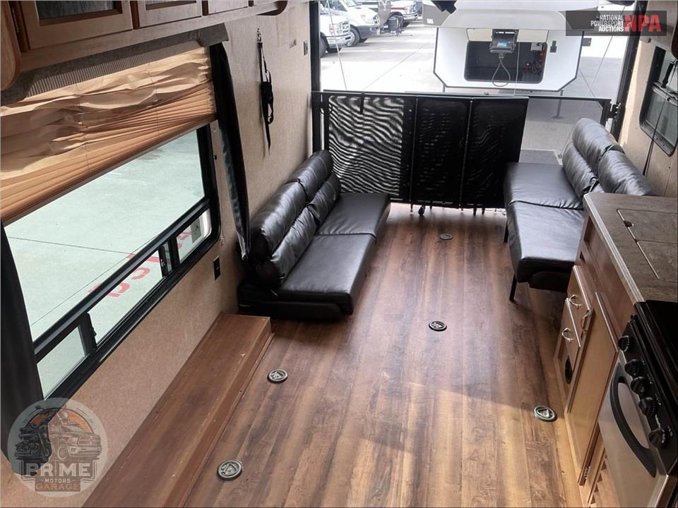 2018 Coachmen By Forest River M-26 TH - CATALINA TRAIL BLAZER TOY HAULER SERIES — фото 7