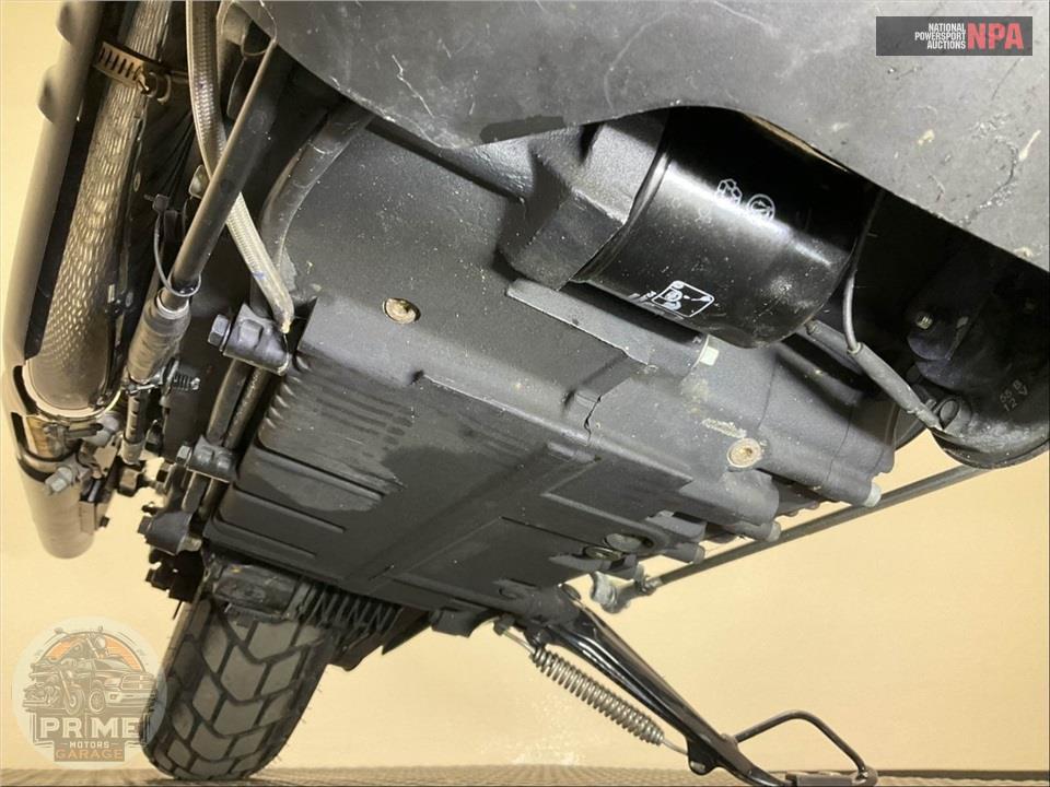 2021 Indian Motorcycle SCOUT BOBBER (ABS, BLACK SMOKE) — фото 11