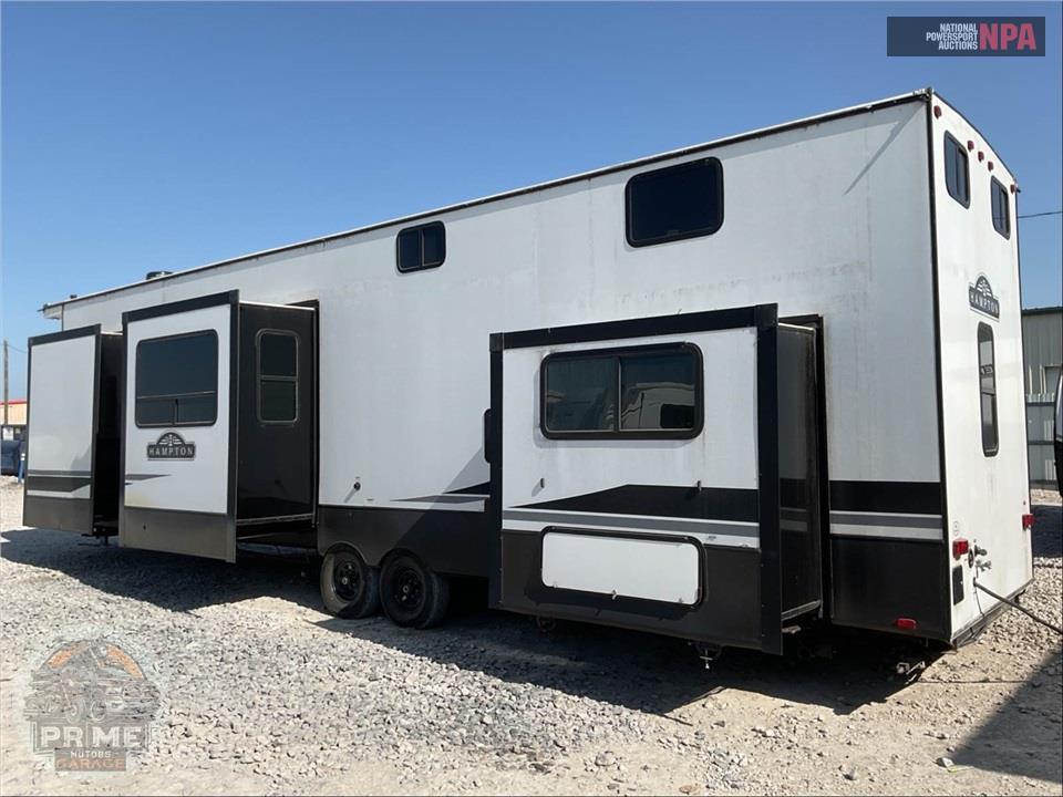 2022 Crossroads Rv M-388 FKL - HAMPTON SERIES — фото 3