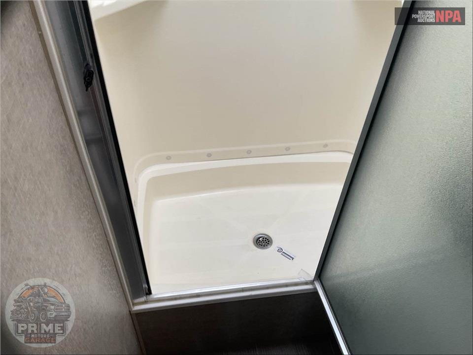2018 Winnebago M-22R FORD - MINNIE WINNIE SERIES — фото 22