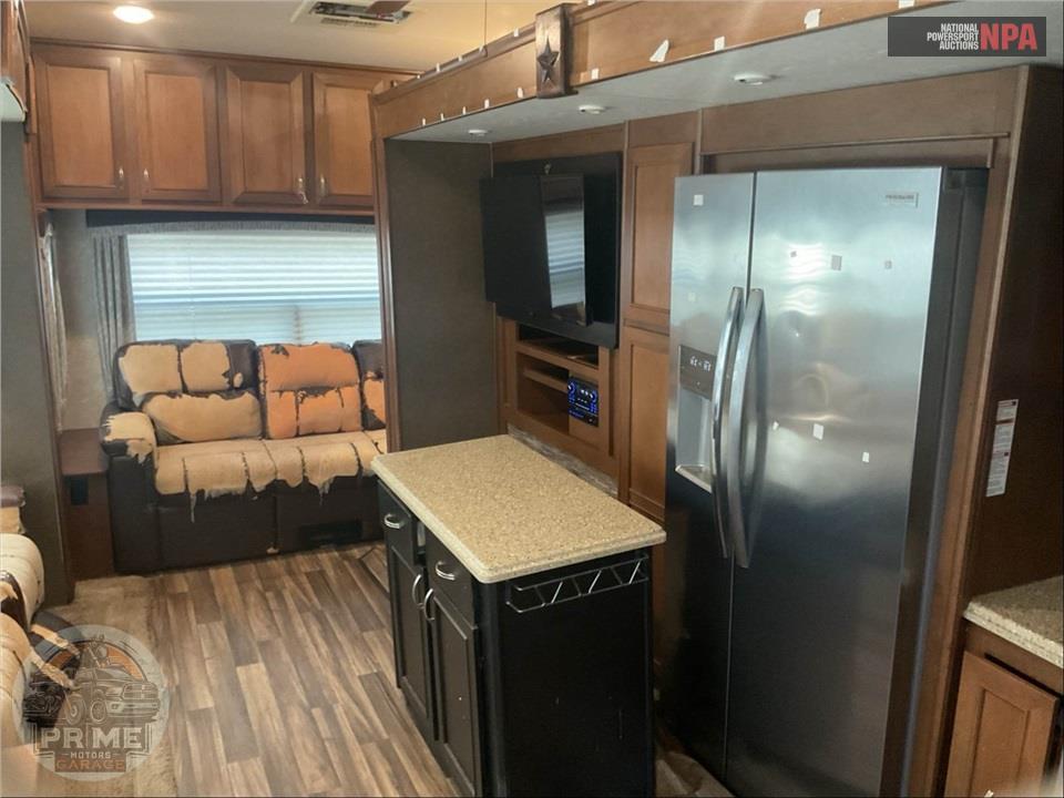 2017 Highland Ridge Rv M-348RLS - ROAMER FIFTH WHEEL SERIES — фото 8
