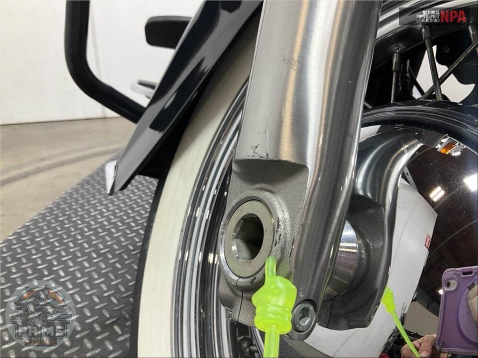 2019 Harley-Davidson FLDE DELUXE — фото 26