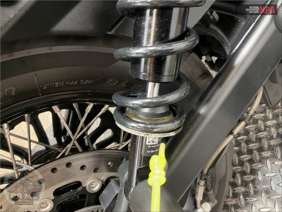 2021 Indian Motorcycle SCOUT BOBBER TWENTY (ABS, BLACK SMOKE) — фото 23