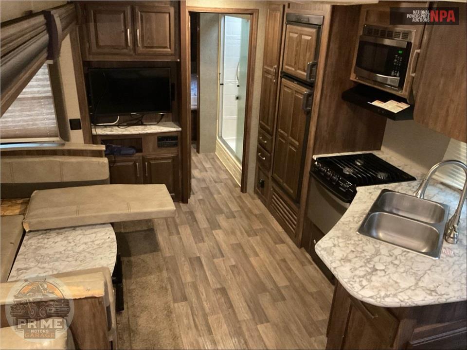 2017 Keystone Rv M-28 RLSWE - COUGAR SERIES — фото 8