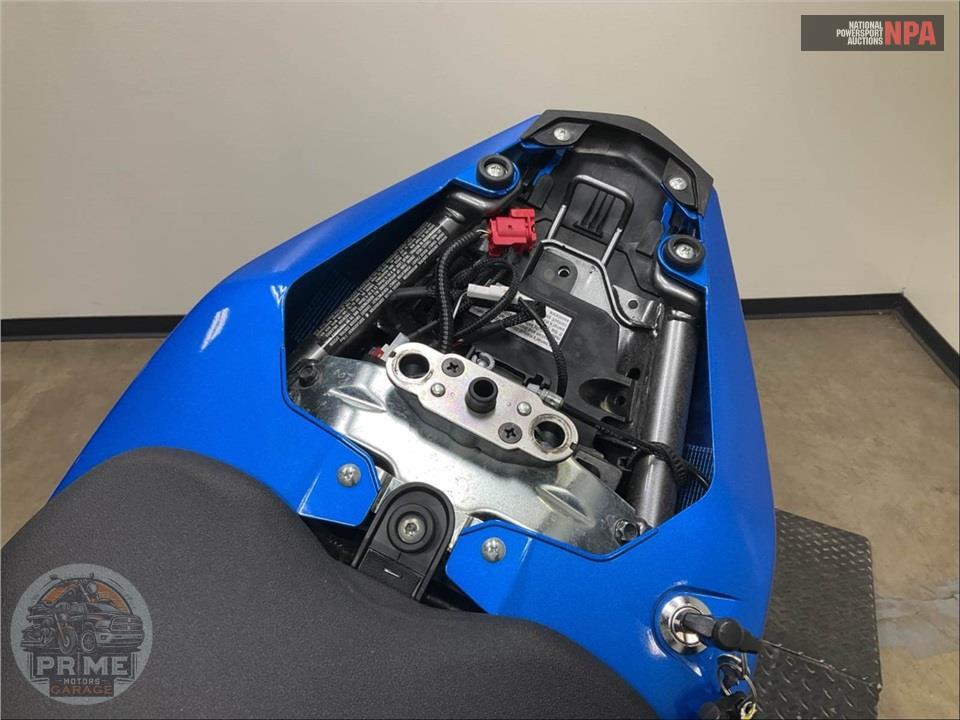 2024 Suzuki GSX800FRQM4 GSX-8R — фото 13