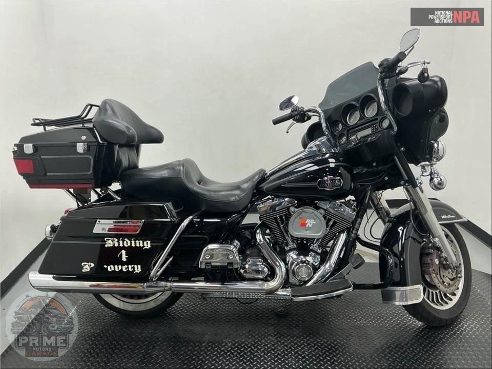 2011 Harley-Davidson FLHTCU UL CLSC EL GLIDE — фото 1