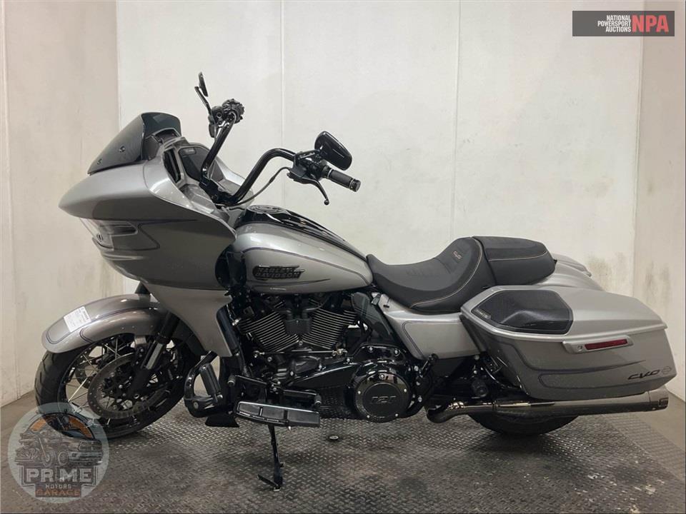 2023 Harley-Davidson FLTRXSE CVO ROAD GLIDE — фото 2