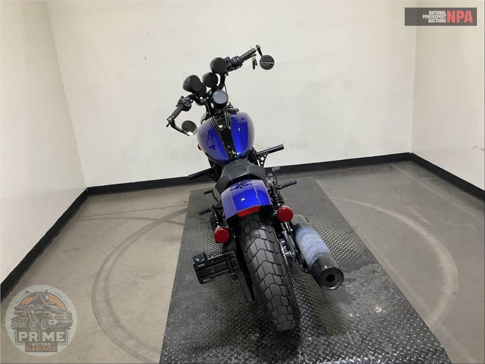 2025 Indian Motorcycle SCOUT BOBBER LIMITED WITH TECHNOLOGY PACKAGE (BLACK) — фото 4