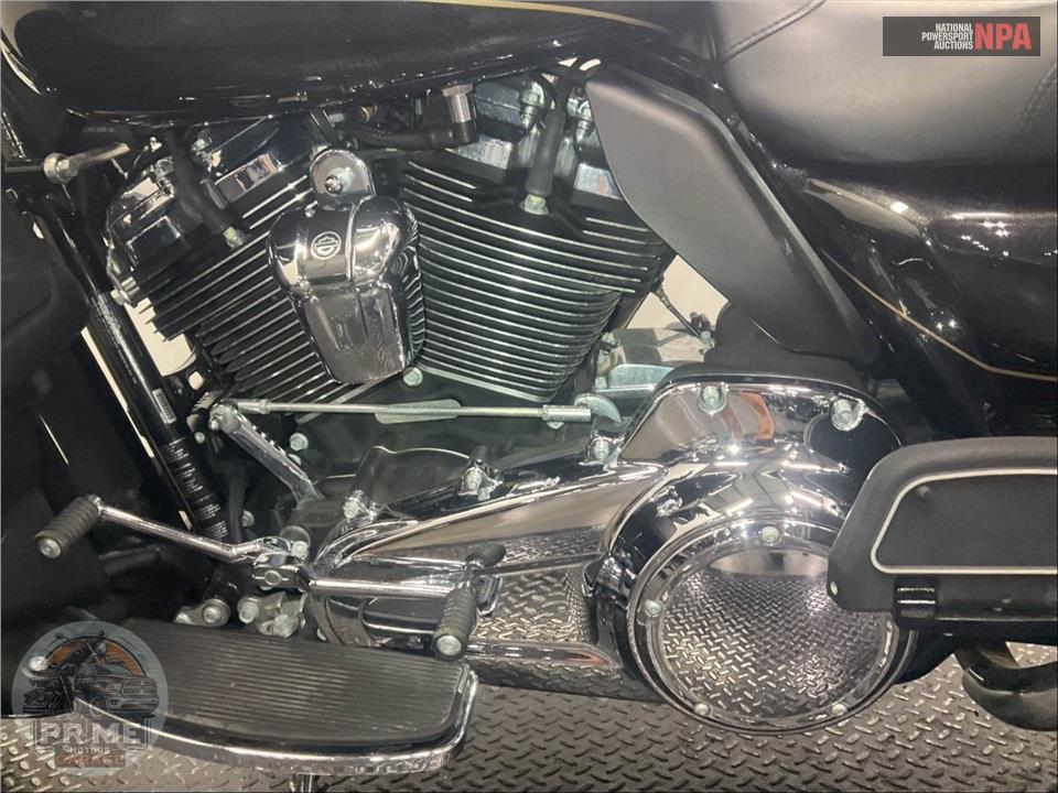 2017 Harley-Davidson FLHTK ULTRA LIMITED — фото 7