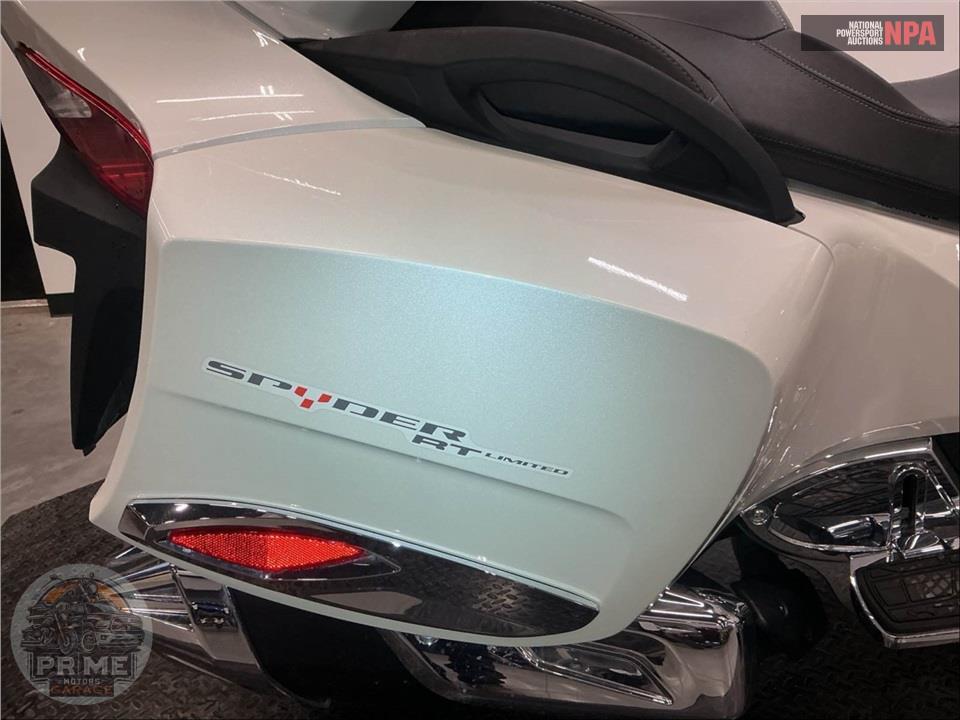 2016 Can-Am SPYDER RT SE6 LIMITED — фото 14