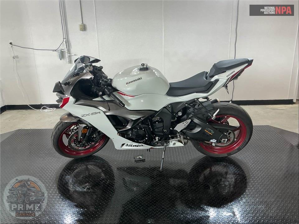 2025 Kawasaki ZX636KSFAL NINJA ZX-6R — фото 3