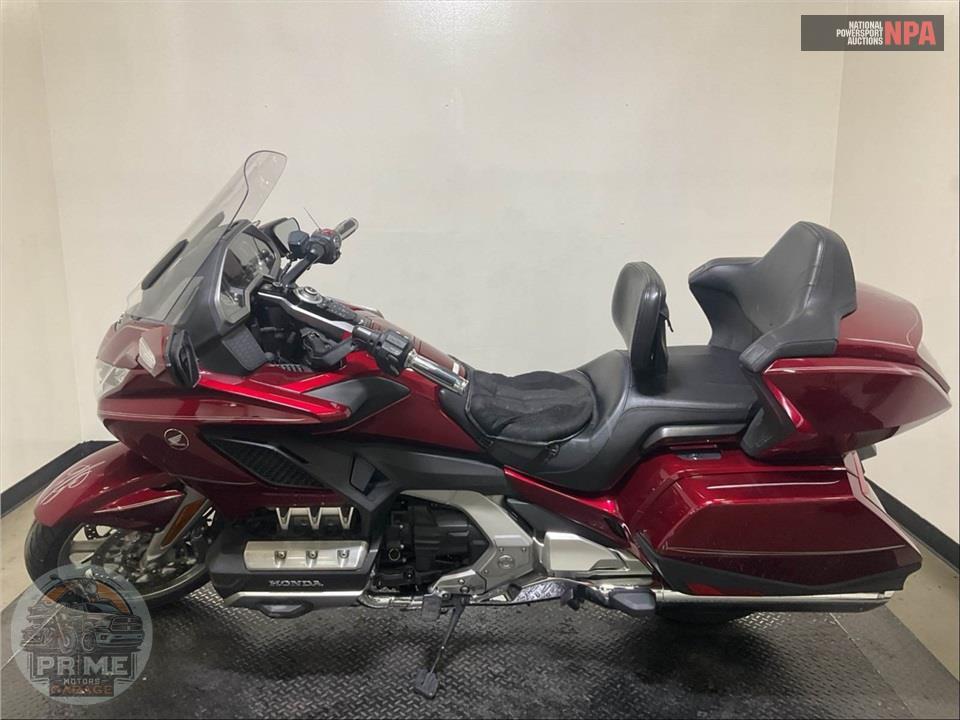 2018 Honda GL1800D GOLDWING TOUR DCT (RED) — фото 3