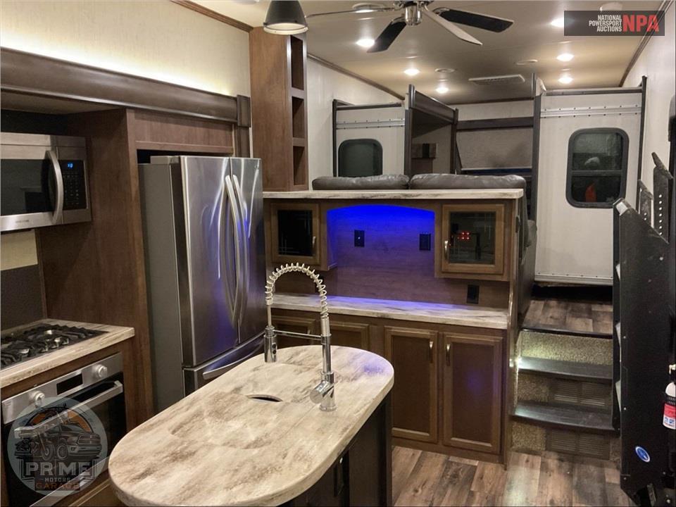 2019 Sandpiper By Forest River M-379FLOK - FIFTH WHEEL SERIES — фото 6