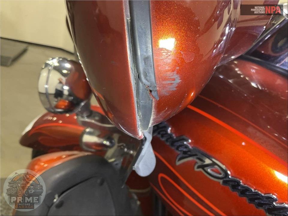 2010 Harley-Davidson FLHTCUSE5 — фото 19