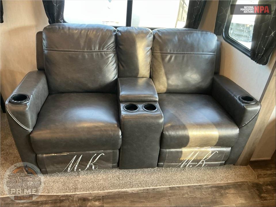 2022 Sabre By Forest River M-36BHQ - FIFTH WHEEL SERIES — фото 11