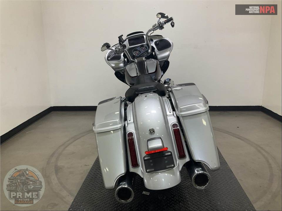 2019 Harley-Davidson FLTRXSE CVO ROAD GLIDE — фото 4