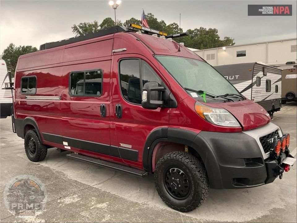 2022 Winnebago M-59P RAM - SOLIS SERIES — фото 1