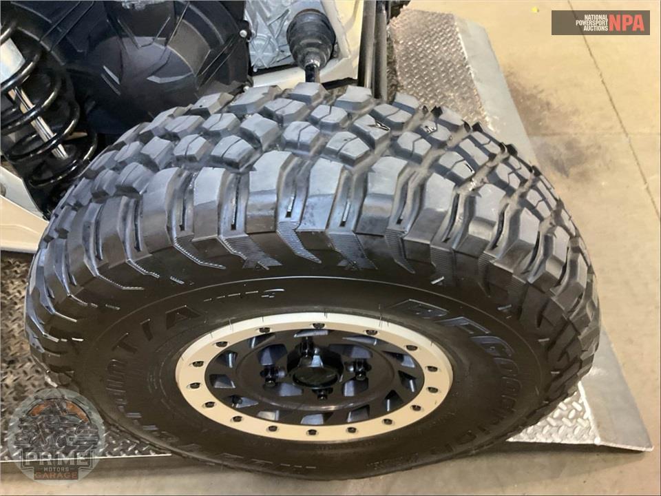 2023 Can-Am MAVERICK X3 X RC  TURBO RR 72 — фото 21