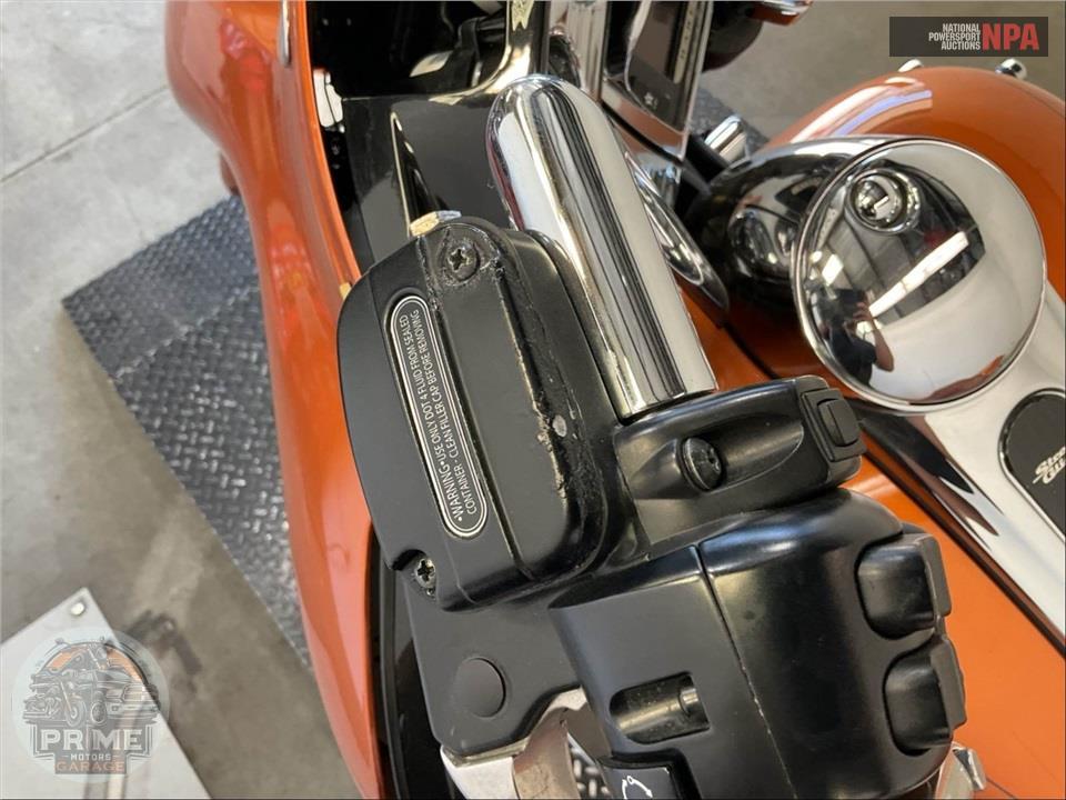 2015 Harley-Davidson FLHXS STREET GLIDE SPECIAL — фото 32