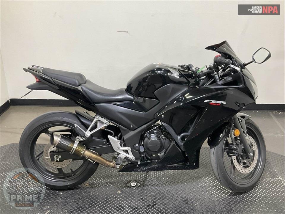 2015 Honda CBR300RF — фото 1